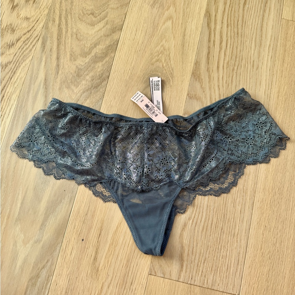 NWT Victoria’s Secret Dream Angels Wide Side Thong Size M